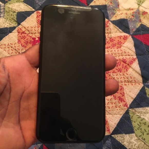 IPhone 7 - Picture 2 of 5